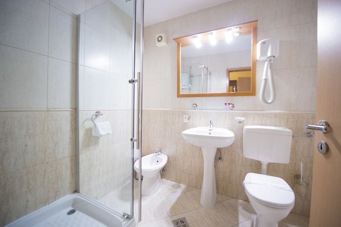 Imagen de la habitación del Hotel Perla D Oro. Foto 9