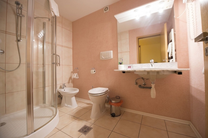 Imagen de la habitación del Hotel Perla D Oro. Foto 10