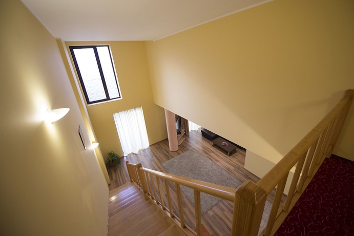 Imagen de los interiores del Hotel Perla D Oro. Foto 12