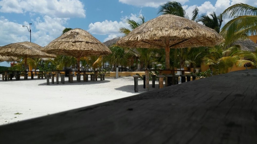 Imagen de los exteriores del Hotel Perla Del Mar. Foto 14