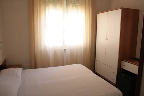 Imagen de la habitación del Hotel Perla Del Mare. Foto 1