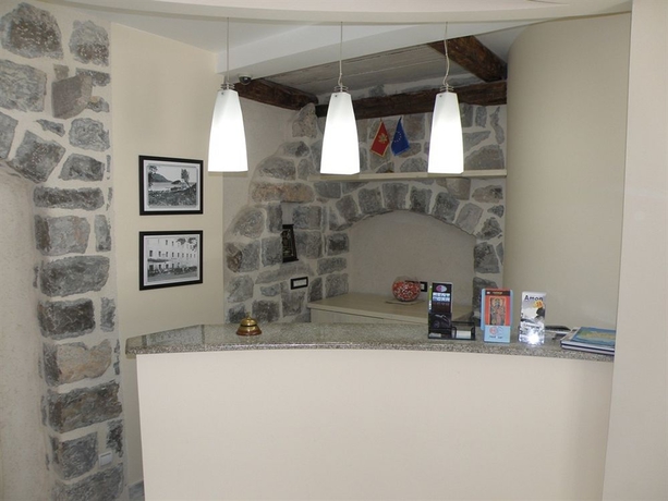 Imagen de los interiores del Hotel Perla Di Mare. Foto 5