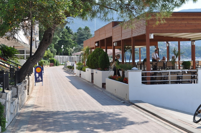 Imagen de los exteriores del Hotel Perla, Herceg Novi. Foto 14