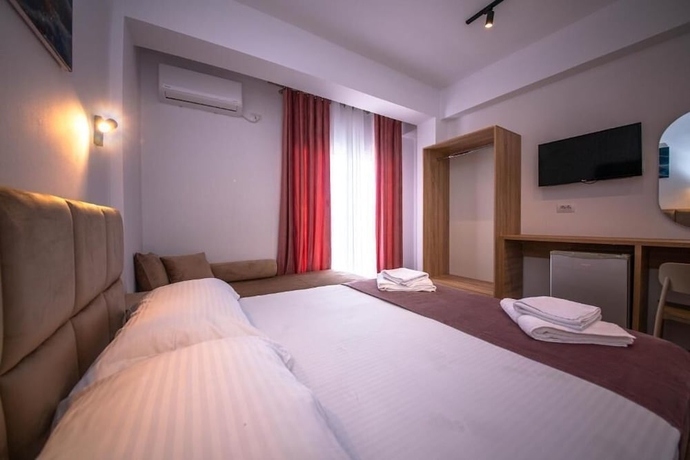 Imagen de la habitación del Hotel Perla Ksamil. Foto 11