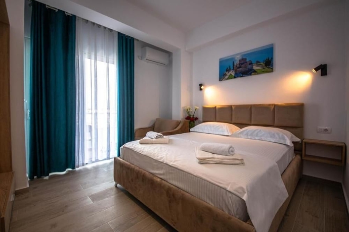 Imagen de la habitación del Hotel Perla Ksamil. Foto 13