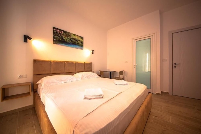 Imagen de la habitación del Hotel Perla Ksamil. Foto 15