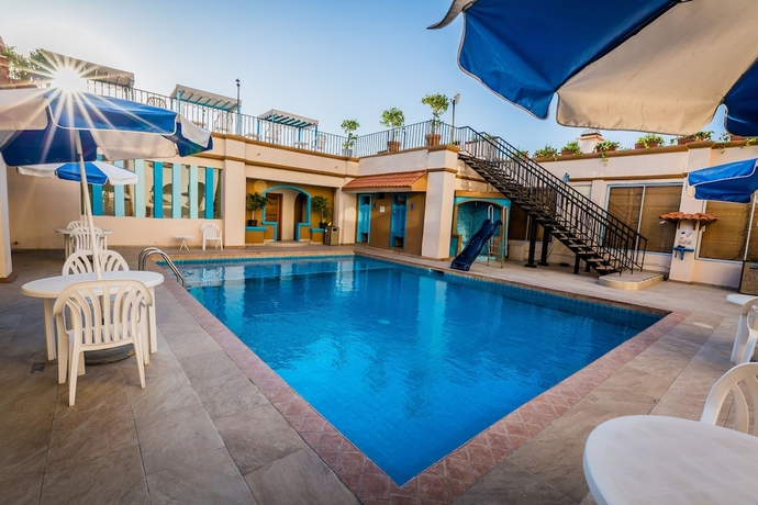 Imagen de la piscina del Hotel Perla, La Paz. Foto 18