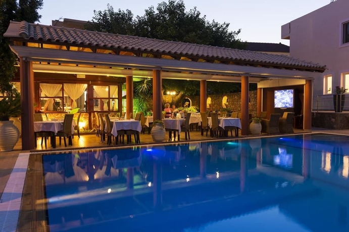 Imagen de la piscina del Hotel Perla Marina, Rodas. Foto 16