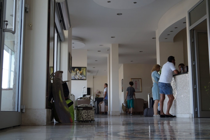 Imagen de los interiores del Hotel Perla Otel. Foto 18