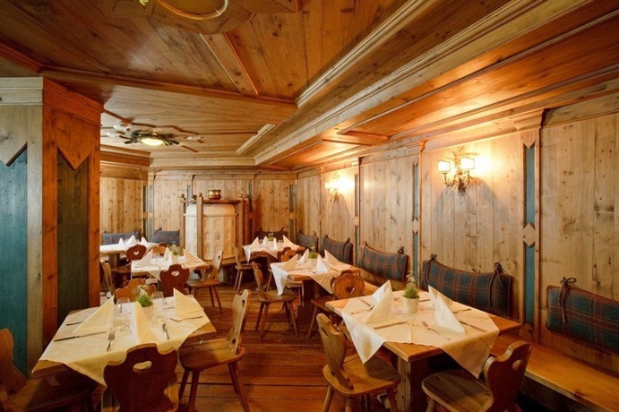 Imagen del bar/restaurante del Hotel Perla, Patascoss. Foto 4