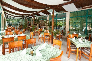 Imagen del bar/restaurante del Hotel Perla Plaza. Foto 4