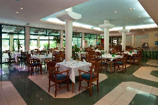 Imagen del bar/restaurante del Hotel Perla Plaza. Foto 5