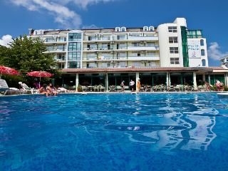 Imagen de la piscina del Hotel Perla Plaza. Foto 10