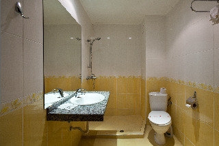 Imagen de la habitación del Hotel Perla Plaza. Foto 9