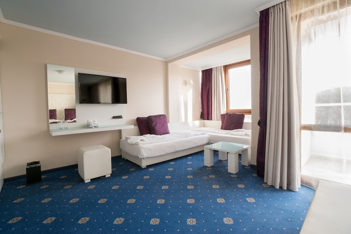 Imagen de la habitación del Hotel Perla Royal. Foto 11