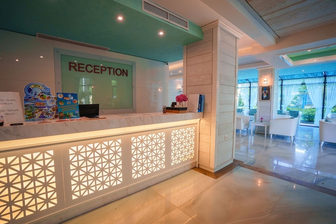 Imagen de los interiores del Hotel Perla Royal. Foto 16