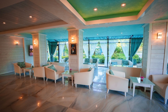 Imagen del bar/restaurante del Hotel Perla Royal. Foto 3