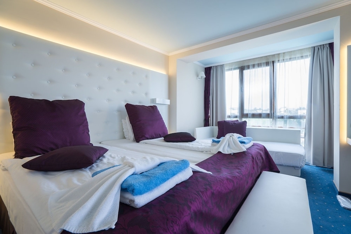 Imagen de la habitación del Hotel Perla Royal. Foto 12