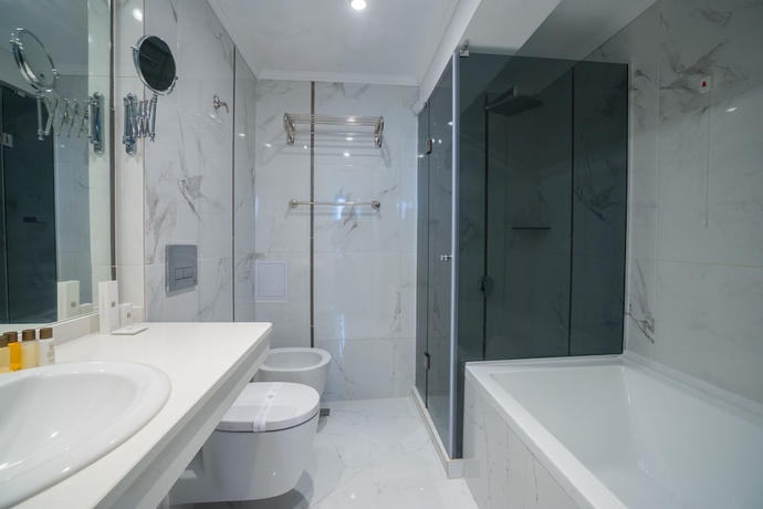 Imagen de la habitación del Hotel Perla Royal. Foto 15