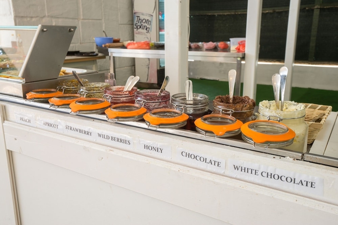 Imagen del bar/restaurante del Hotel Perla Royal. Foto 8