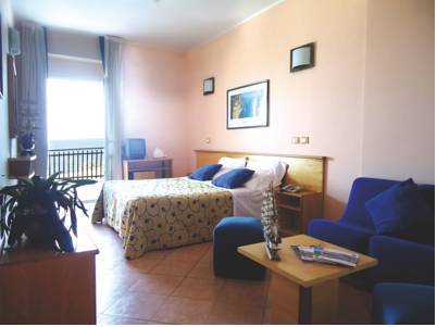 Imagen de la habitación del Hotel Perla, Squinzano. Foto 6