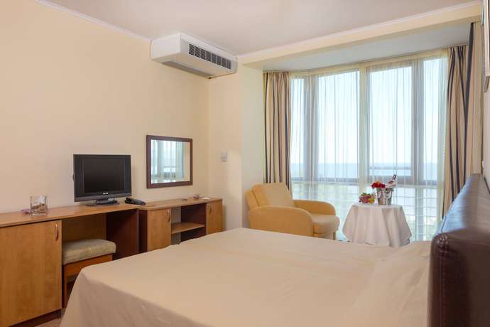 Imagen de la habitación del Hotel Perla Sun Park. Foto 11