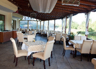 Imagen del bar/restaurante del Hotel Perla Sun Park Hotel. Foto 4