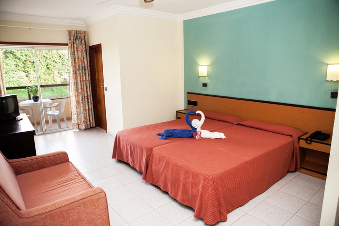 Imagen de la habitación del Hotel Perla Tenerife. Foto 8