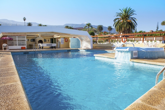 Imagen de la piscina del Hotel Perla Tenerife. Foto 16