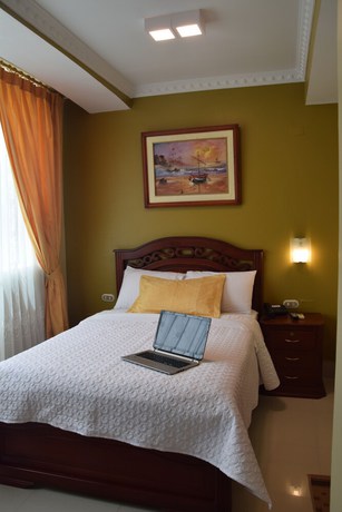 Imagen de la habitación del Hotel Perla Verde, Esmeraldas. Foto 4