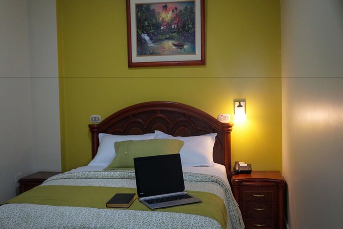 Imagen de la habitación del Hotel Perla Verde, Esmeraldas. Foto 9