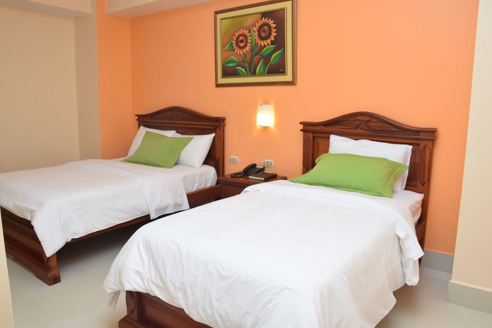 Imagen de la habitación del Hotel Perla Verde, Esmeraldas. Foto 16