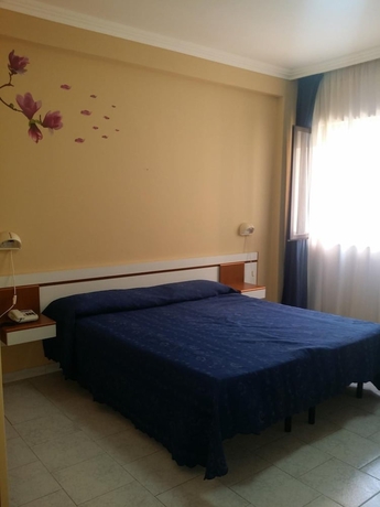 Imagen de la habitación del Hotel Perla del Gargano. Foto 10