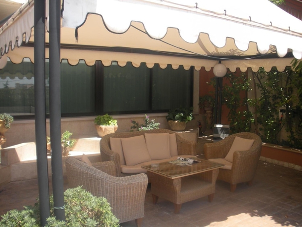 Imagen de la habitación del Hotel Perla del Gargano. Foto 13