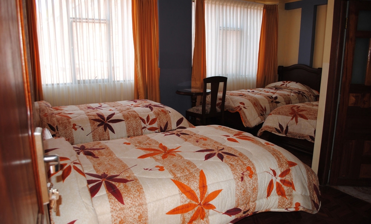 Imagen de la habitación del Hotel Perla del Lago. Foto 4