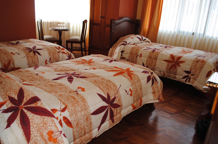 Imagen de la habitación del Hotel Perla del Lago. Foto 6