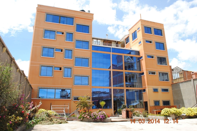 Imagen general del Hotel Perla del Lago. Foto 3