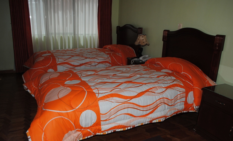 Imagen de la habitación del Hotel Perla del Lago. Foto 12