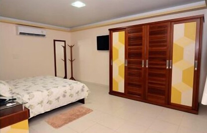 Imagen de la habitación del Hotel Perolas. Foto 8