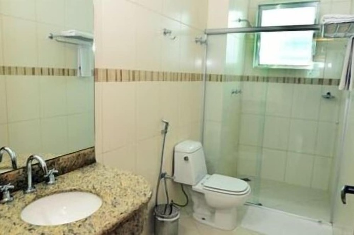 Imagen de la habitación del Hotel Perolas. Foto 14