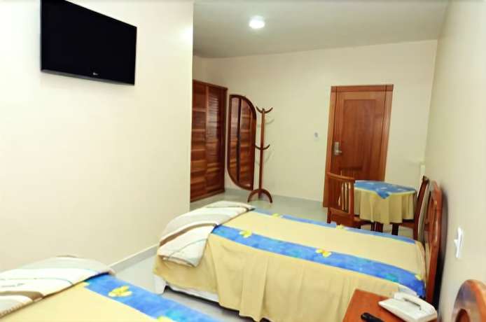 Imagen de la habitación del Hotel Perolas. Foto 15