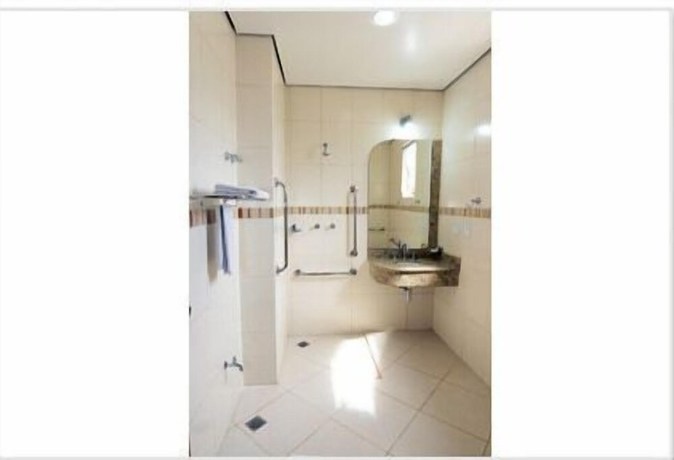 Imagen de la habitación del Hotel Perolas. Foto 16