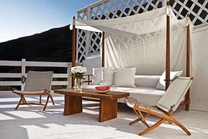 Imagen de los exteriores del Hotel Perrakis. Foto 10