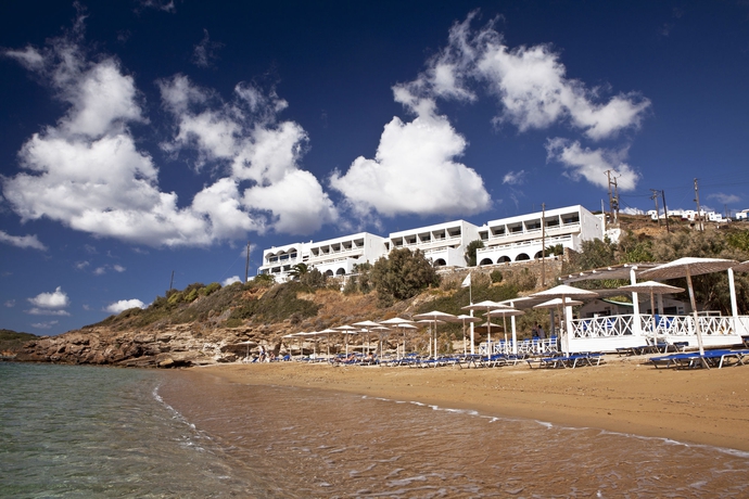 Imagen de los exteriores del Hotel Perrakis. Foto 11