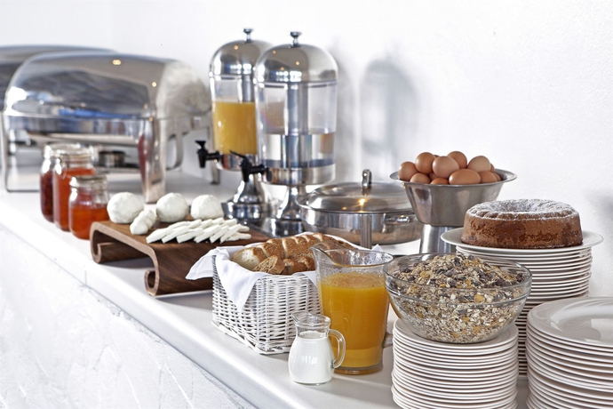 Imagen del bar/restaurante del Hotel Perrakis. Foto 5