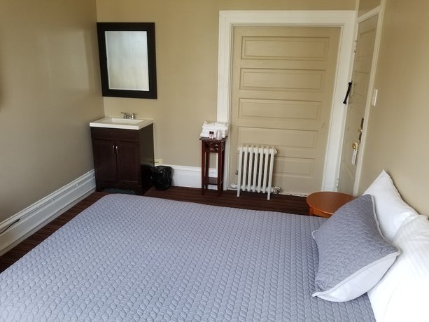 Imagen de la habitación del Hotel Perramont. Foto 3