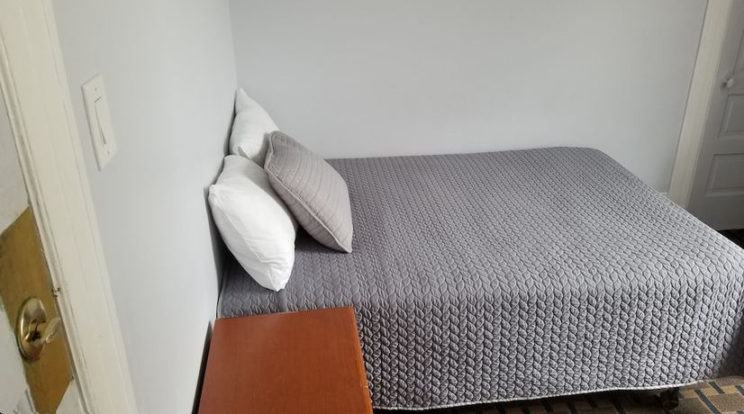 Imagen de la habitación del Hotel Perramont. Foto 12