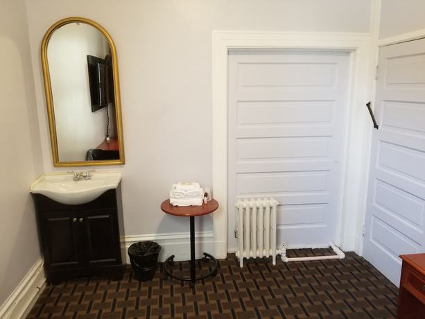 Imagen de la habitación del Hotel Perramont. Foto 16