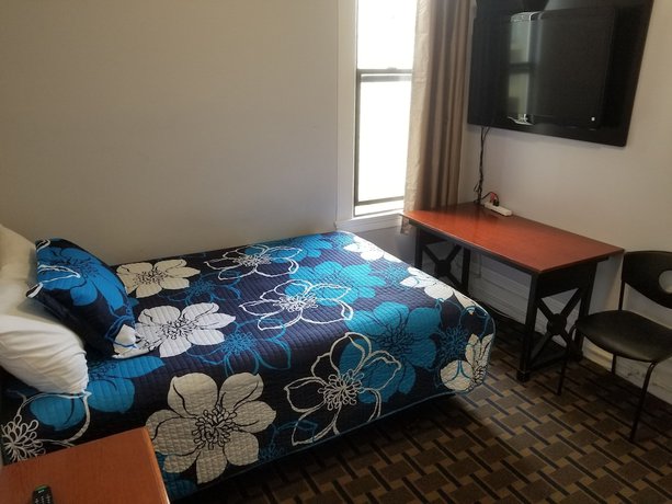 Imagen de la habitación del Hotel Perramont. Foto 17