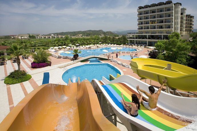 Imagen de la piscina del Hotel Perre Delta. Foto 20